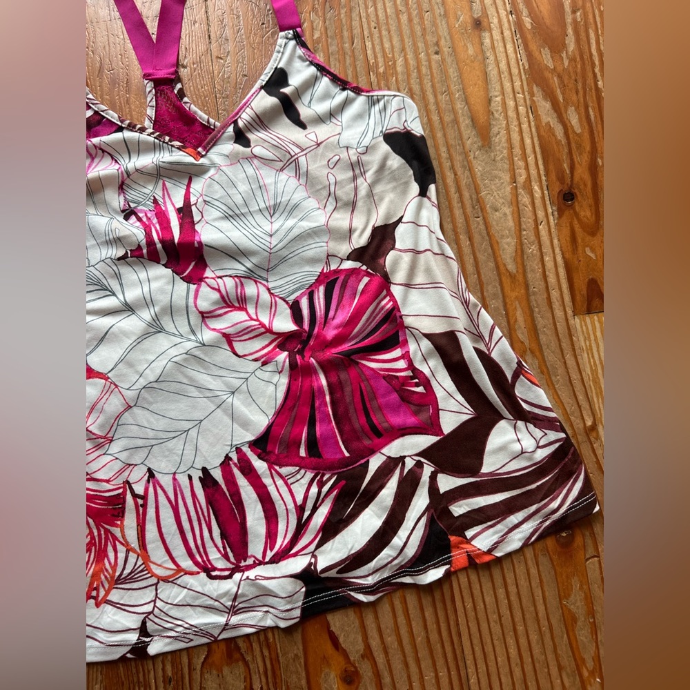 BRAND NEW, TAGS ON, NEVER WORN Linea Donatella